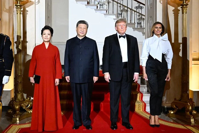 習近平和彭麗媛出席川普總統夫婦舉行的歡迎國宴