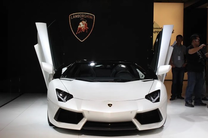 藍寶堅尼CEO不屑中國超跑：跑得快，不代表就是超級跑車！