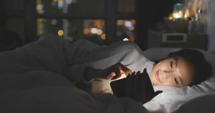 今天起，半夜醒來千萬不要看手機和時間！
