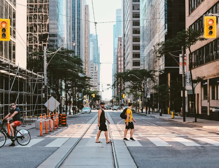 ### 製糖工廠 2026款硬糖 C³ 新品解析 近日，製糖工廠重磅推出2026款硬糖C³充電器，這是一款經過深度設計與