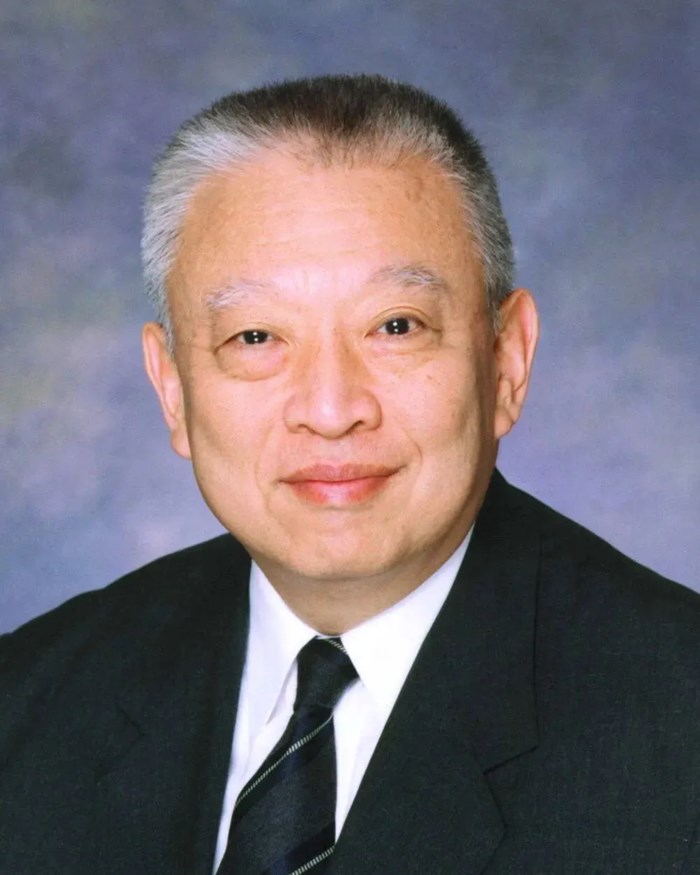 董建華過世，難忘他一口糯糯的上海話
