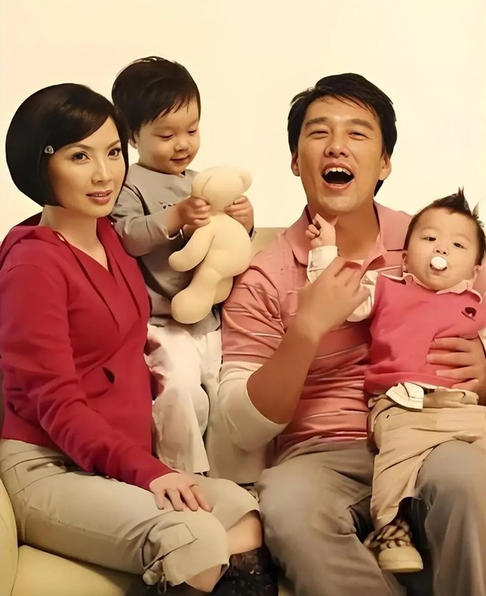 原來王耀慶的妻子是她！怪不得演啥都能火